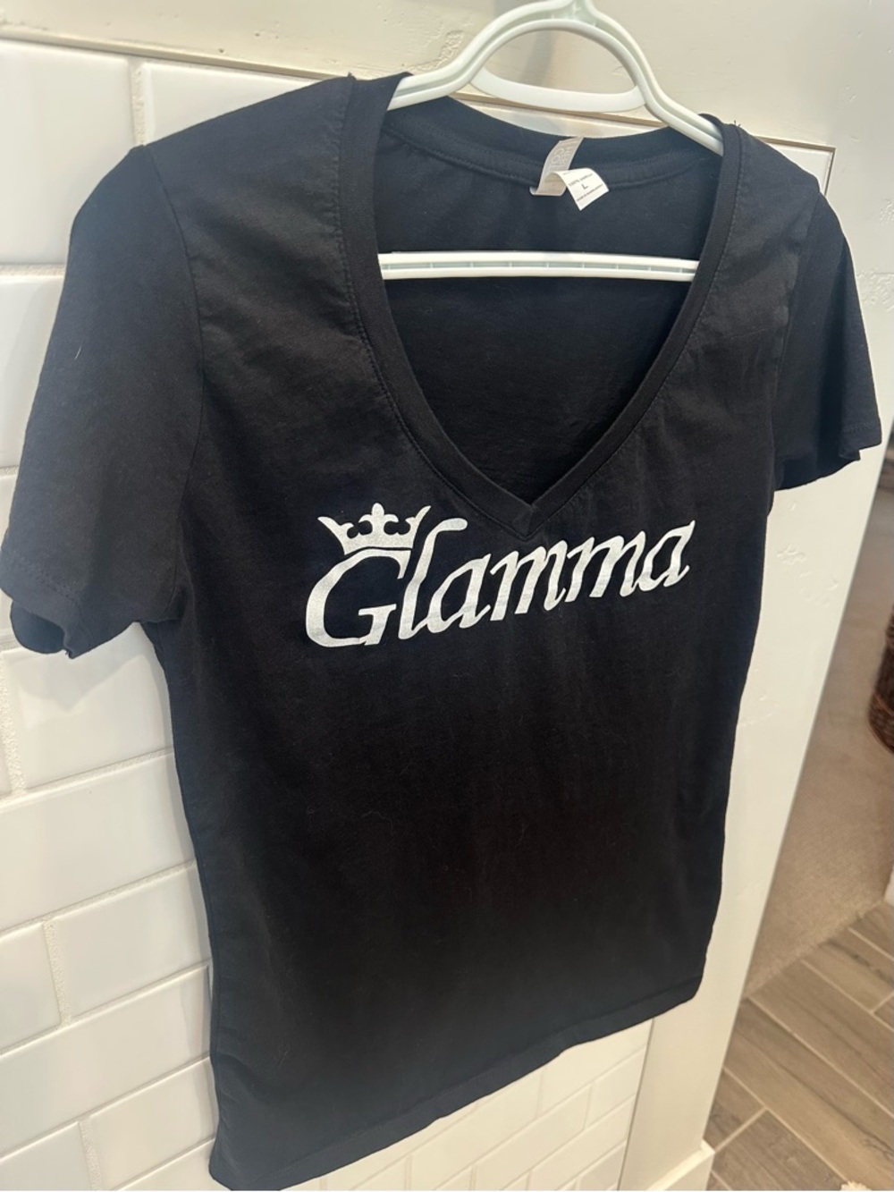 ☀️Glamma Black V-Neck Short Sleeve Tee